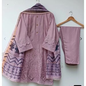 Category: 3pc, Shirt, Trouser, Dupatta

Fabric: Viscose